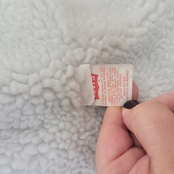 Vintage Levis sherpa lined jean jacket - Picture 8 of 10